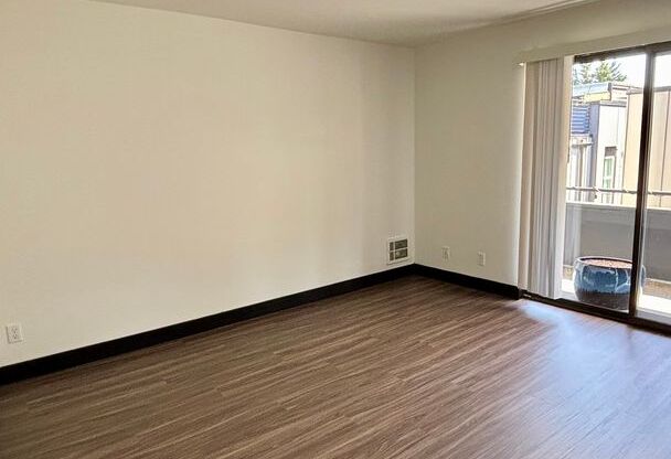 1 bed, 1 bath, $2,195, Unit 101