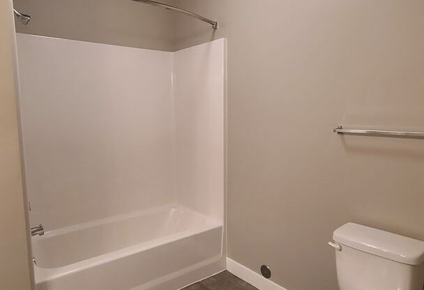 1 bed, 1.5 baths, $1,325, Unit 322