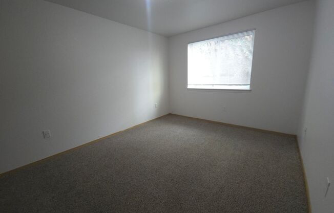 2 beds, 1 bath, 875 sqft, $1,450, Unit 127-58