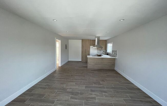 7337 Woodley LLC