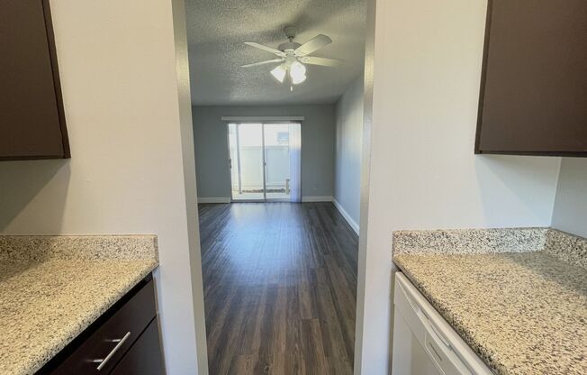 1 bed, 1 bath, 680 sqft, $1,395, Unit RO-77