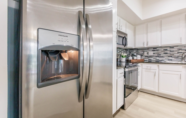 2 beds, 2 baths, 1,100 sqft, $3,285