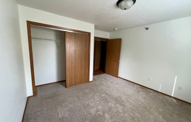 2 beds, 1 bath, 900 sqft, $925, Unit 111