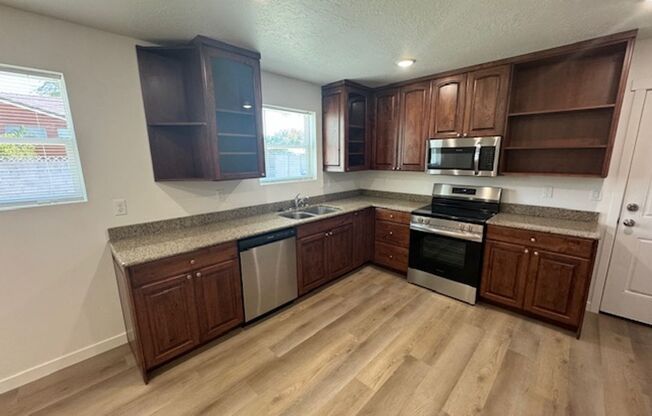 2 beds, 1 bath, $1,400