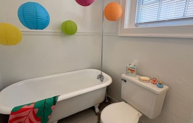 1 bed, 1 bath, 750 sqft, $1,325, Unit 218-7