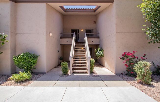 Spacious condo in Scottsdale-close to Scottsdale Shea Medical Center!