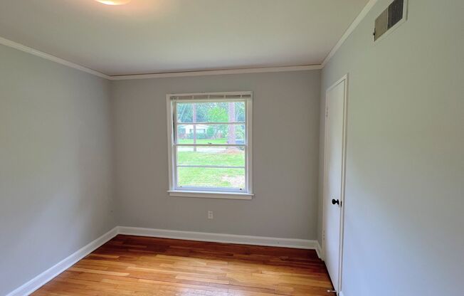 3 beds, 1 bath, $1,135