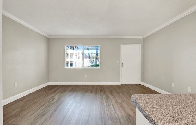 Newly Renovated ~ Ground Floor Condo in the heart of Altamonte Springs!