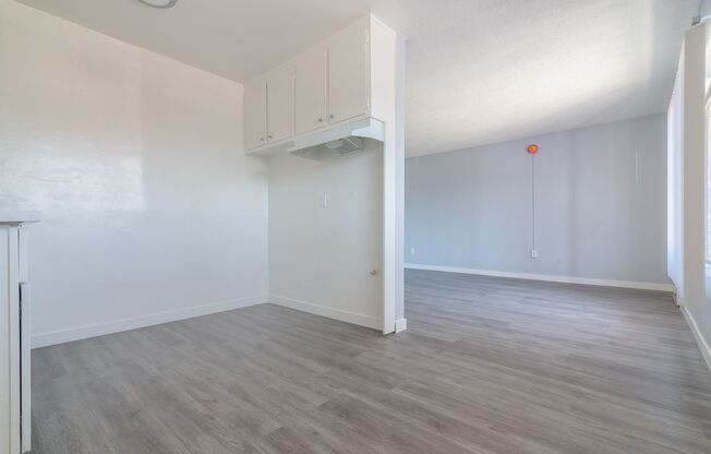 2 beds, 1 bath, $2,095, Unit Unit 13