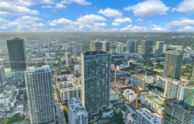 3 beds, 2 baths, 1,395 sqft, $7,250, Unit 460 NE 28th St # 2908