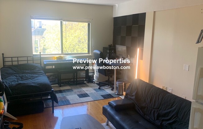 1110 COMMONWEALTH AVE