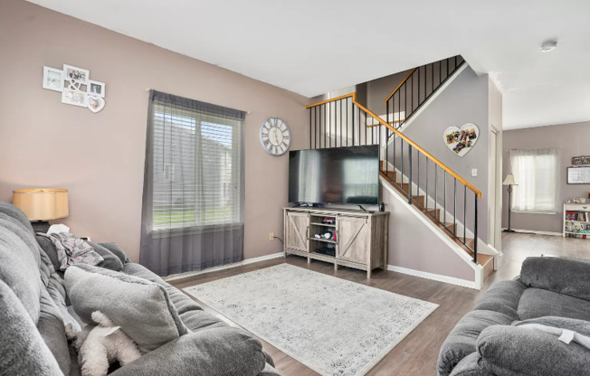 389 RICHMOND CT