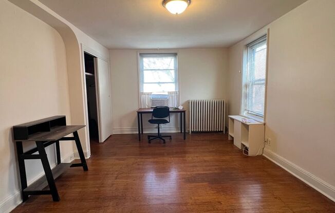 2211-13-15 Spruce Street