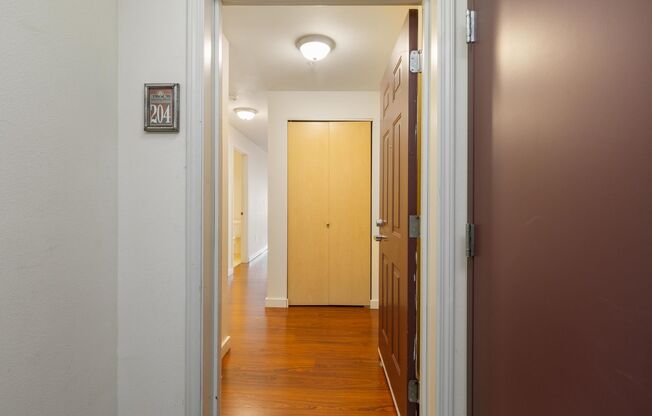 2 beds, 1 bath, 829 sqft, $2,325, Unit #204