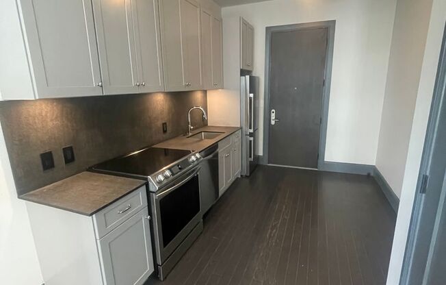 1 bed, 1.5 baths, 750 sqft, $1,999, Unit 303