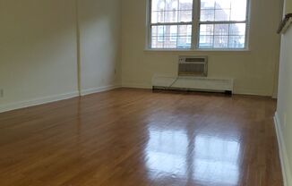 3 beds, 1 bath, $3,900, Unit 3