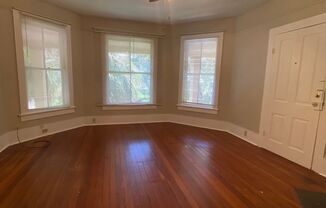 Studio, 1 bath, 500 sqft, $1,075, Unit 8