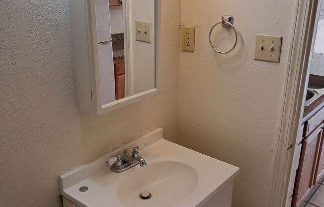 Studio, 1 bath, 520 sqft, $750, Unit D52