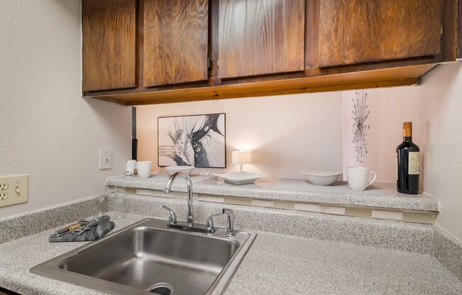 ModelUnitKitchen2-RockCreek-DallasTX