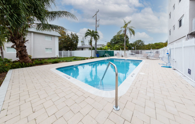 Poolside | Apartment Homes For Rent In Miami | Biscayne Shores