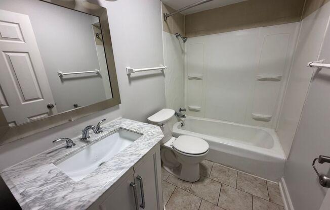 1 bed, 1 bath, 714 sqft, $750, Unit 5000 Tippecanoe