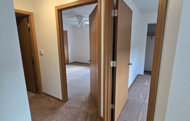2 beds, 1 bath, 1,010 sqft, $1,269, Unit PL   7602