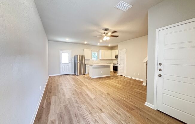 Modern 3 Bd 2.5 Full Bath Townhouse Near UTSA &  LaCantera