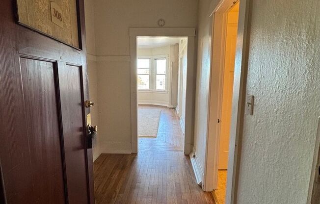 Studio, 1 bath, 450 sqft, $1,445, Unit 308