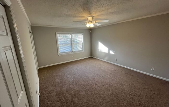 2 beds, 2 baths, $1,330, Unit Unit 622
