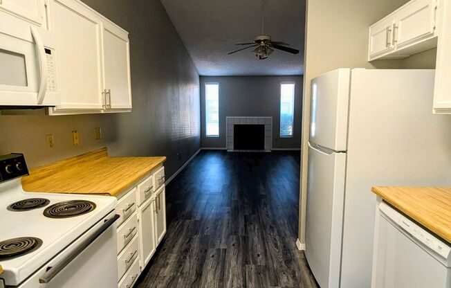 2 beds, 2 baths, $1,400