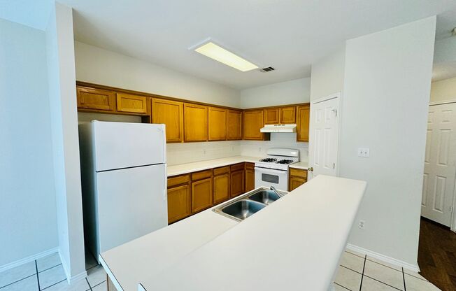 Awesome 3 Bed 2 Bath! Large Texas size home