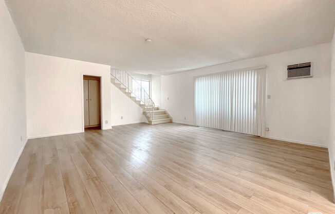 2 beds, 1.5 baths, 1,350 sqft, $3,000, Unit 5