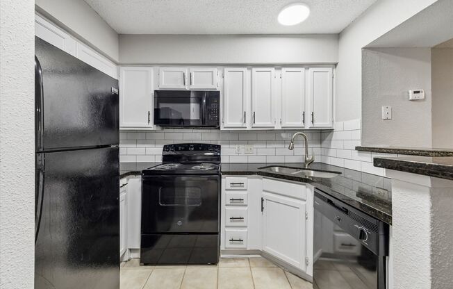 2 beds, 2 baths, 800 sqft, $1,495, Unit 1111