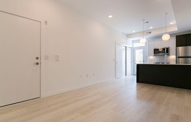 1 bed, 1 bath, 650 sqft, $1,395, Unit 1240 - B