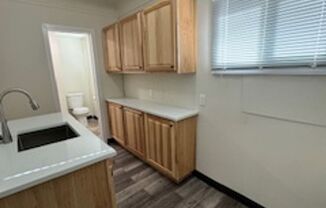 Studio, 1 bath, $750, Unit 5