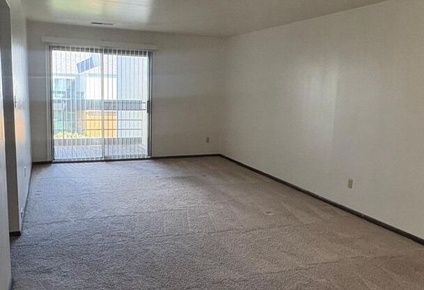 2 beds, 1.5 baths, 1,000 sqft, $1,450, Unit 8133-8133C