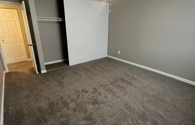 1 bed, 1 bath, 740 sqft, $785