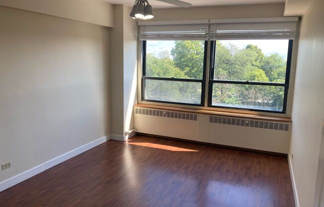 1 bed, 1 bath, $1,875, Unit 418-0606