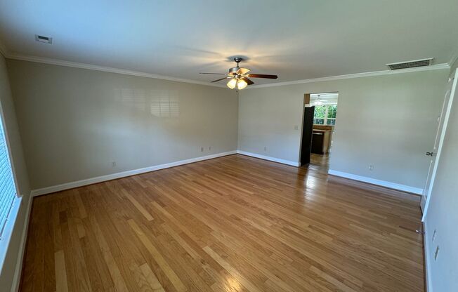 Clean 4/3.5 Townhouse in Armuchee- $1,995