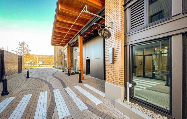 Studio, 1 bath, 292 sqft, $899, Unit COMM OFC #A