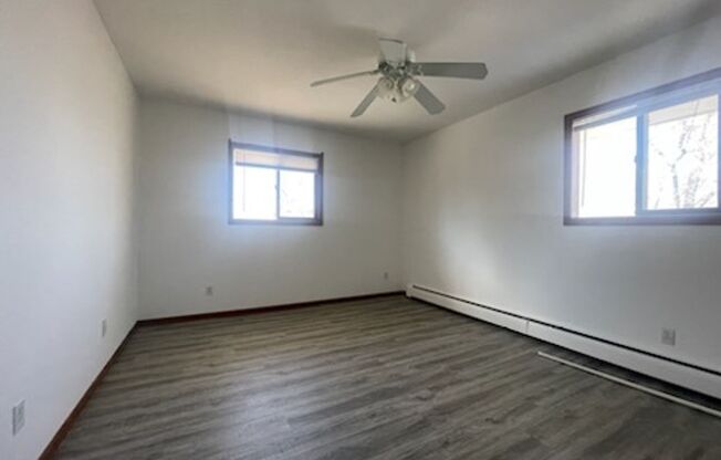 2 beds, 1 bath, 900 sqft, $1,099, Unit Unit 208