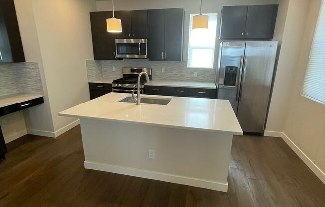 2 Bed 2.5 Bath Townhouse in Broomfield Available Now!!