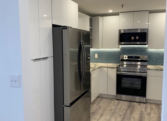 2 beds, 2 baths, 1,206 sqft, $2,900, Unit 505