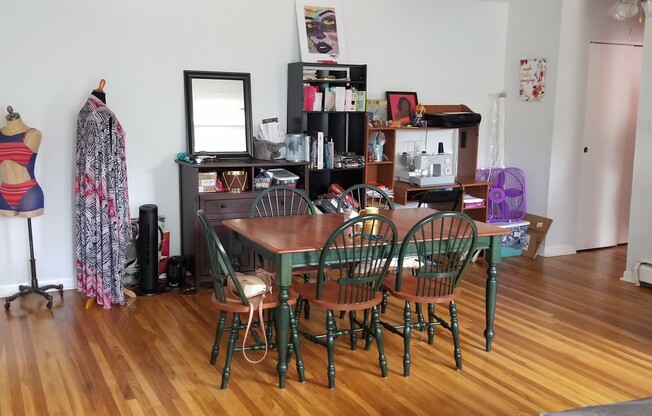 Ravenswood Apartments