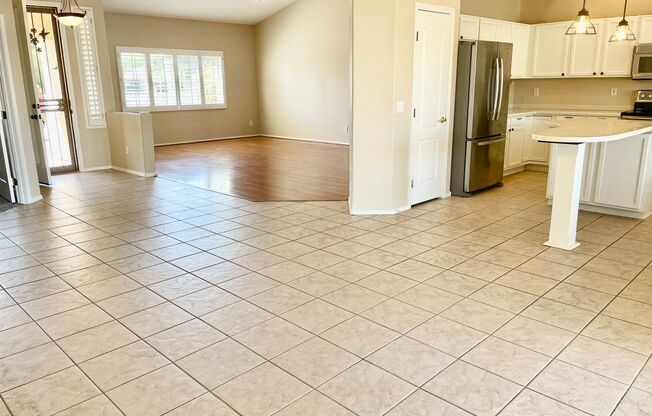 3-6 Month Rental, Amazing Water Front Property With Private Pool!