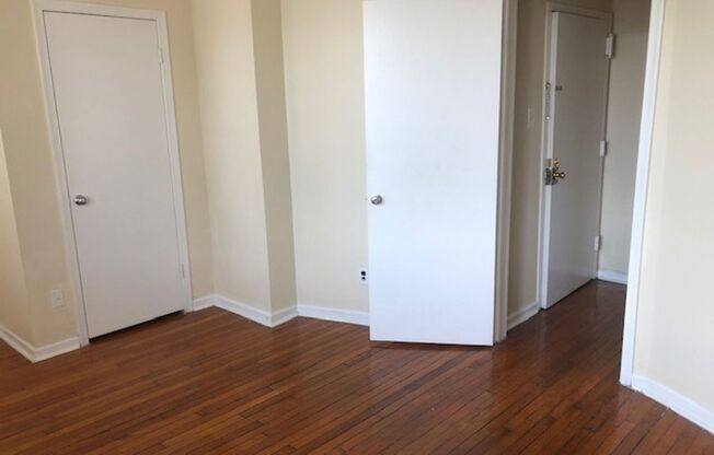 1 bed, 1 bath, $1,325, Unit A10