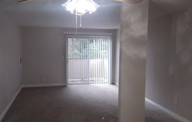 2 beds, 1 bath, 776 sqft, $1,495, Unit 063