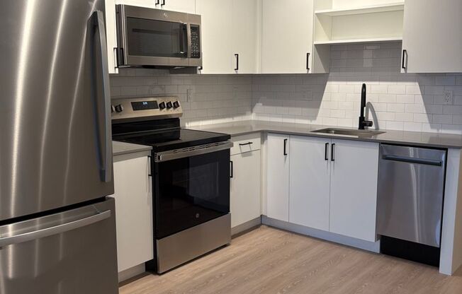 Studio, 1 bath, 485 sqft, $1,925, Unit 702