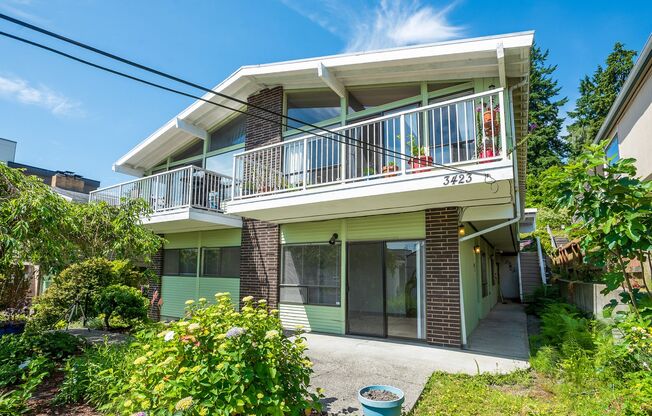 3421A-3423B 23rd Ave W