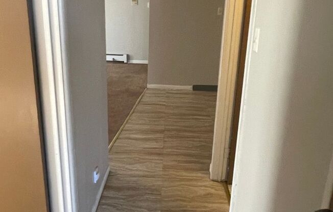 2 beds, 1 bath, 865 sqft, $1,480, Unit Building 7-3A